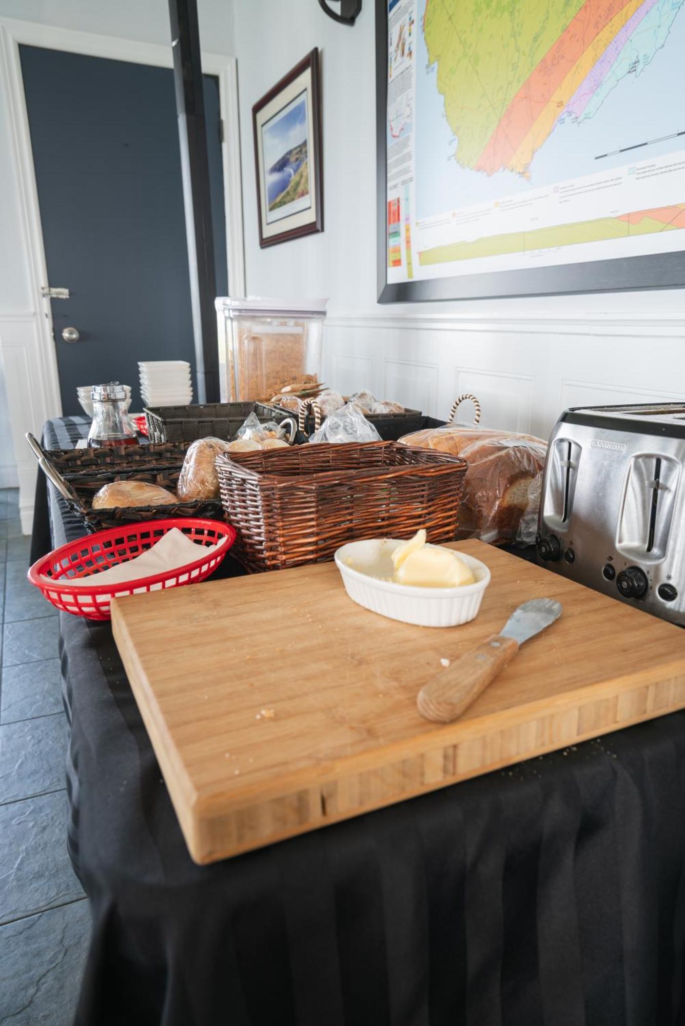 Edge Of The Avalon Inn Trepassey 외부 사진